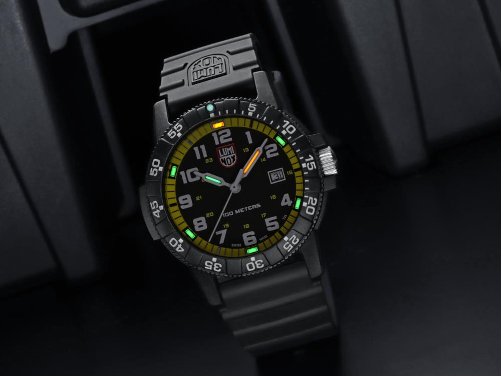 Reloj de Cuarzo Luminox Sea Turtle, Amarillo, CARBONOX™, 44 mm, 10 atm, XS.0325